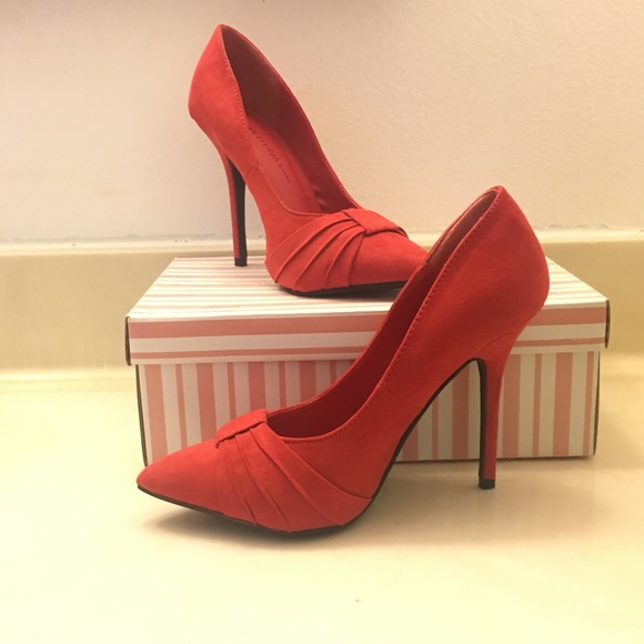 Wild Diva Shoes - NIB Red Wild Diva heels, size 7